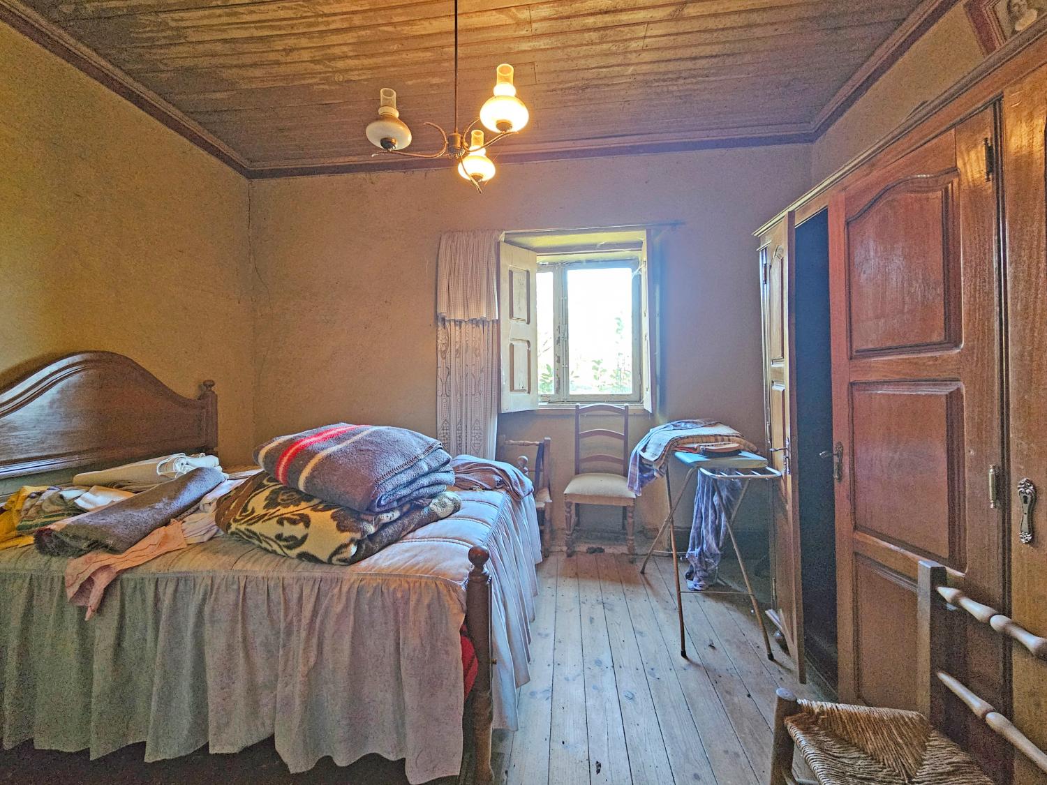  en venta casa independiente Monte Brás Guarda 13