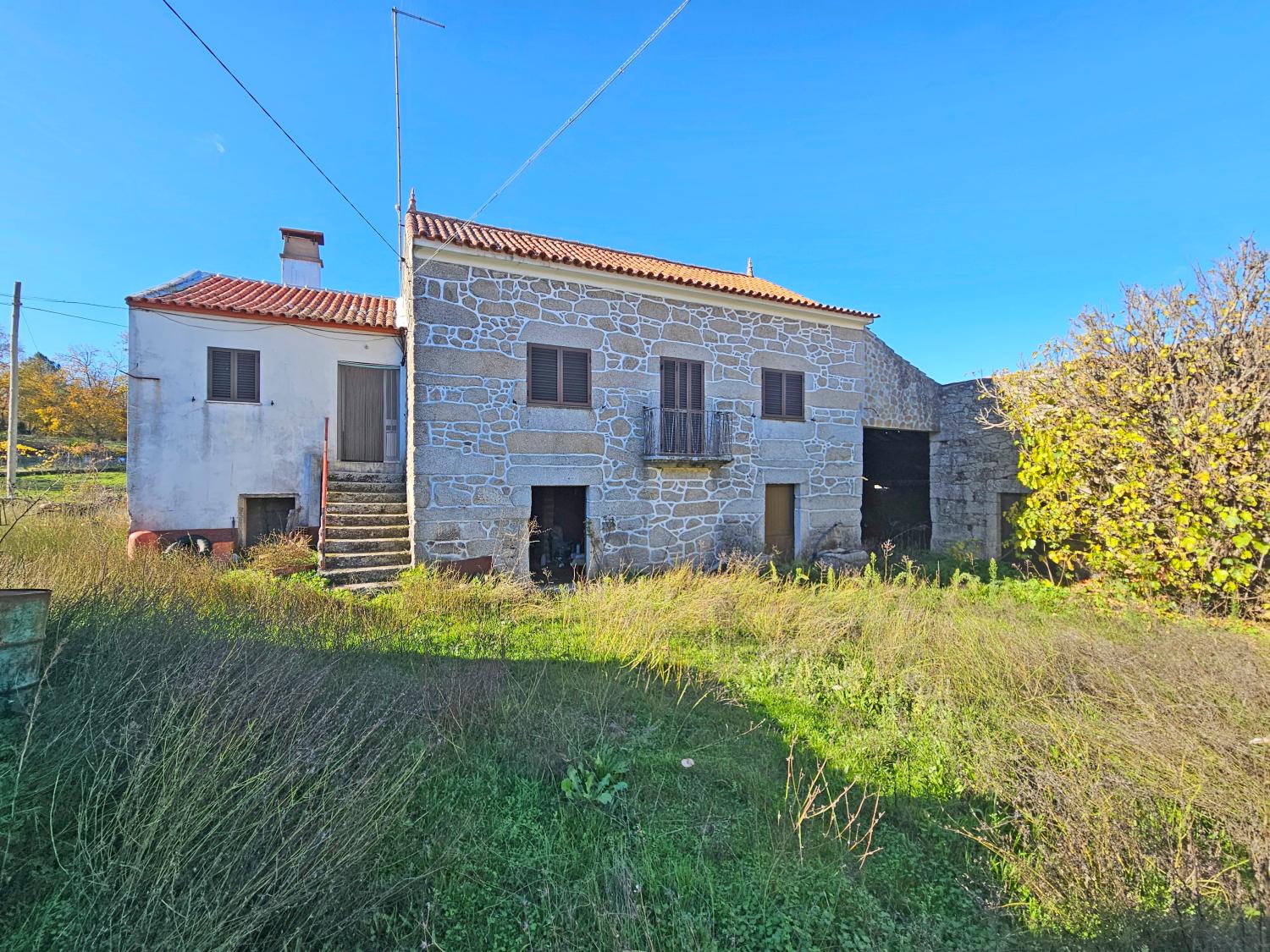  en venta casa independiente Monte Brás Guarda 4