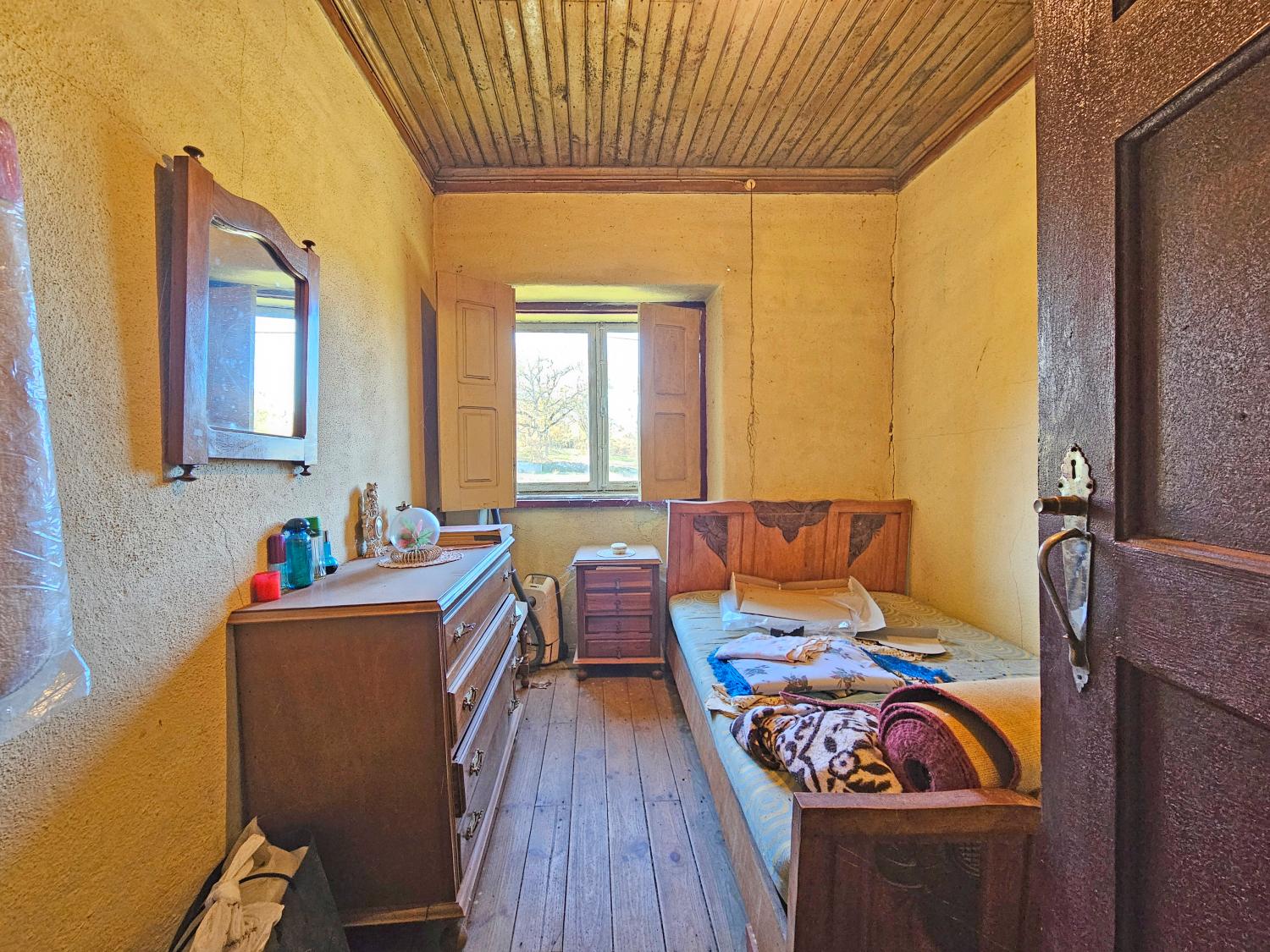  en venta casa independiente Monte Brás Guarda 11