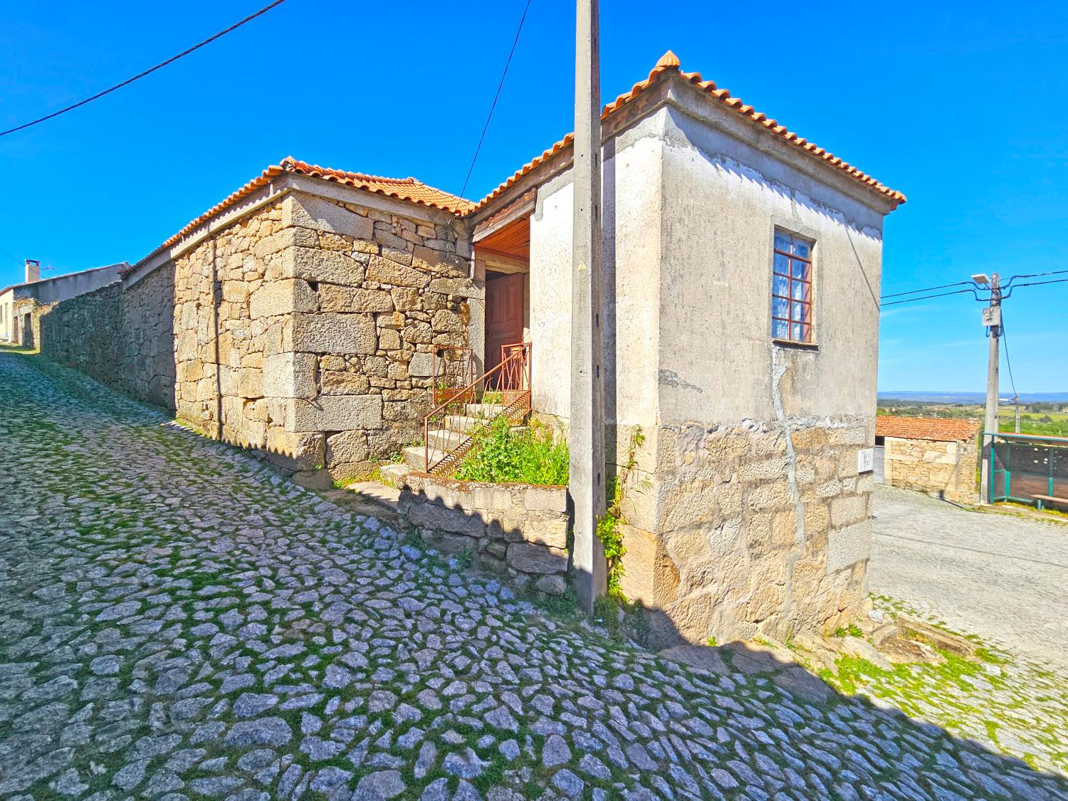 en venta casa de pueblo Rabaçal Mêda 3