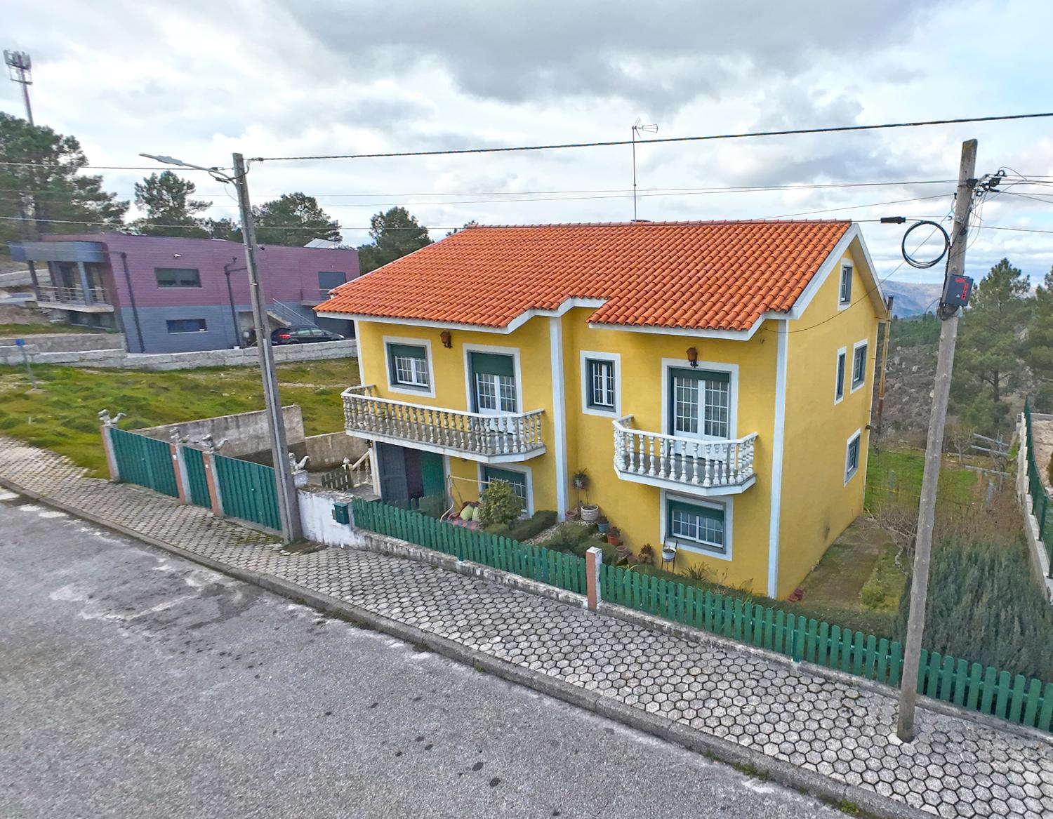  en venta casa independiente Vale de Estrela Guarda 1