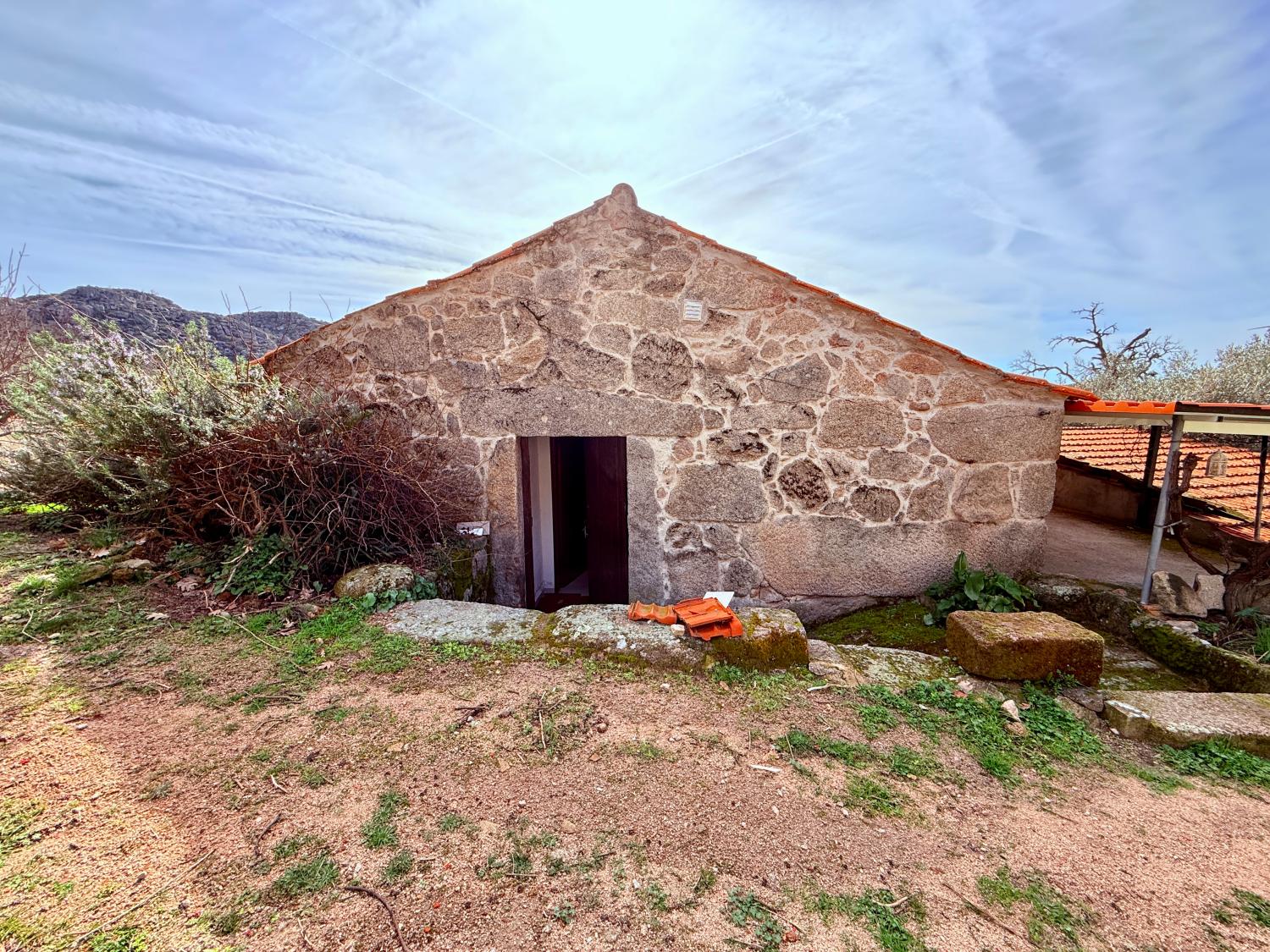  en venta casa rústica Pousafoles do Bispo Sabugal 4
