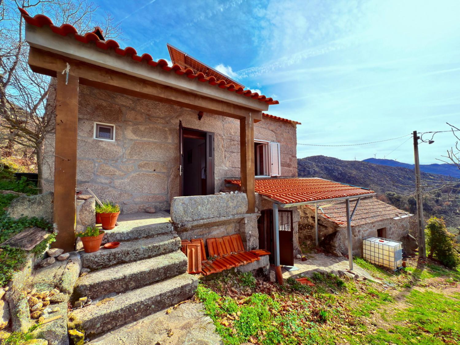  en venta casa rústica Pousafoles do Bispo Sabugal 1