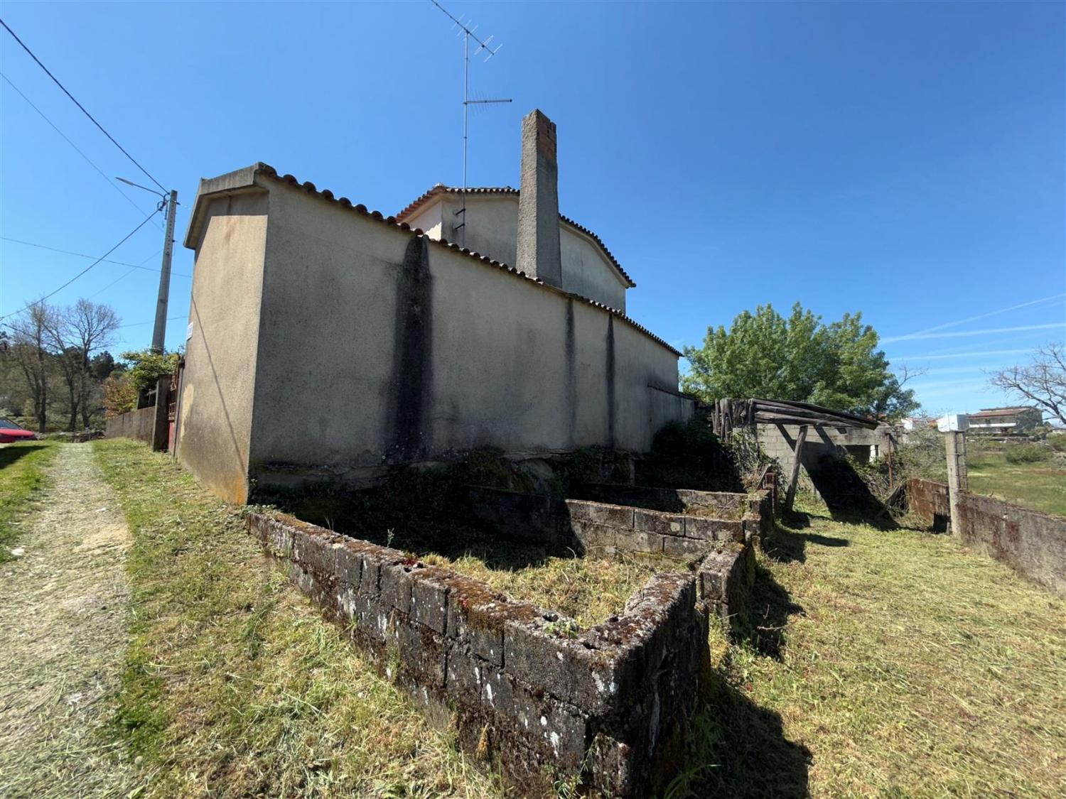 en venta casa independiente Casal de Cinza Guarda 3