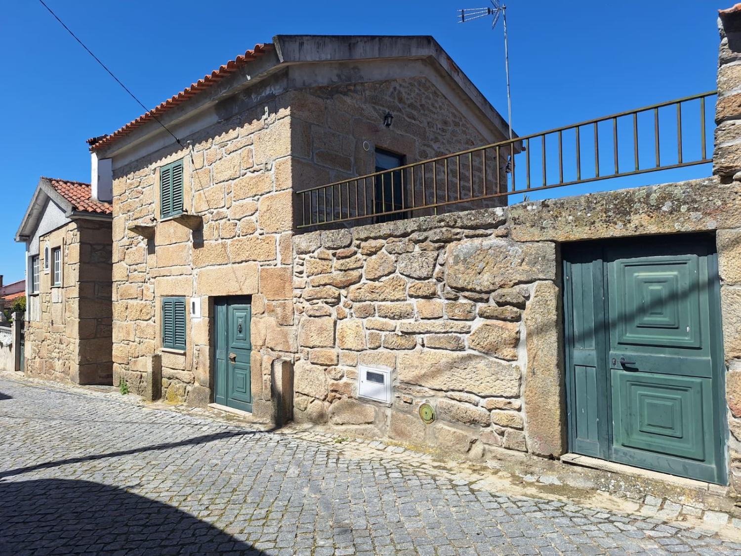  en venta casa de pueblo Outeiro de Gatos Mêda 1