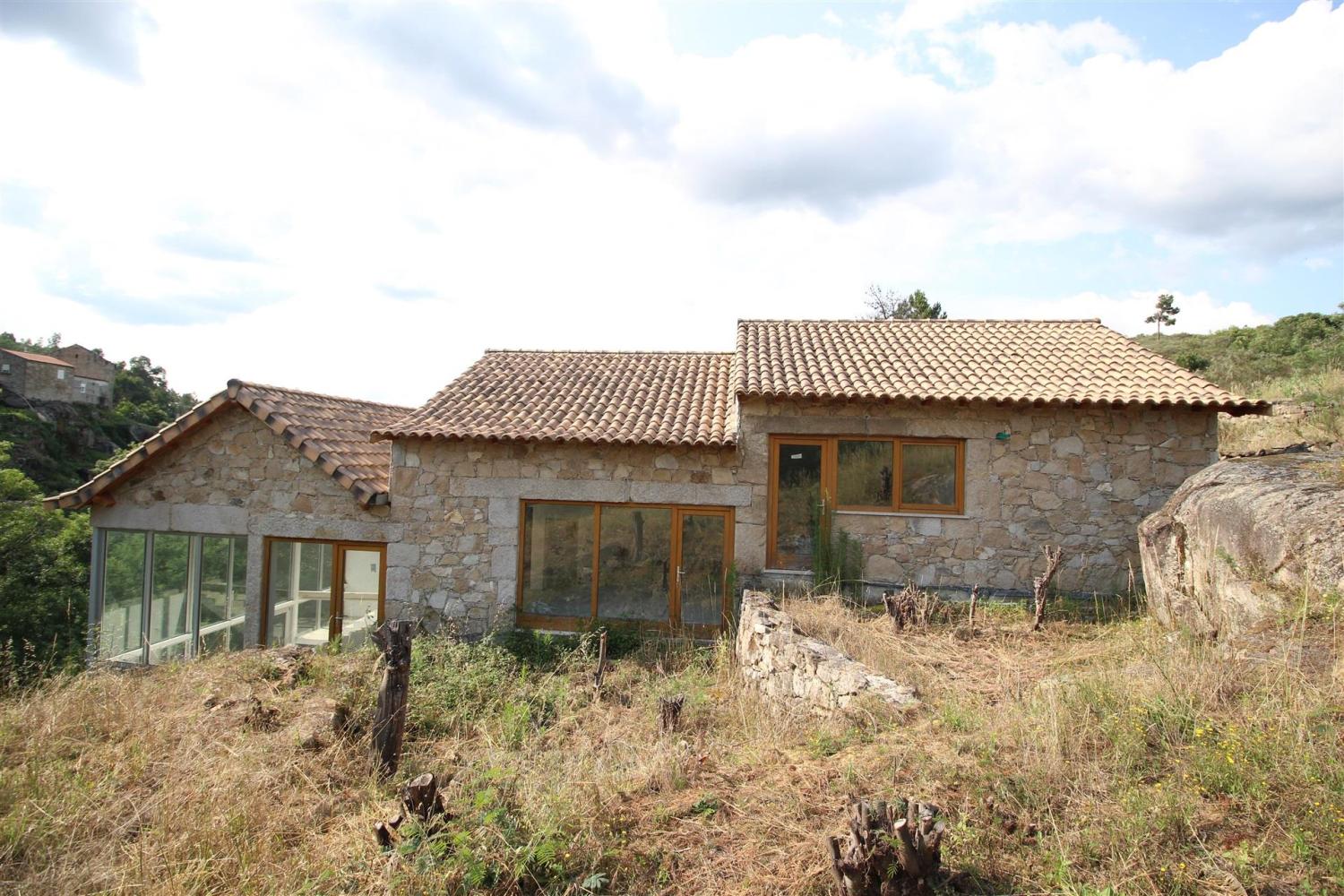 en venta casa independiente Gouveia Gouveia 3